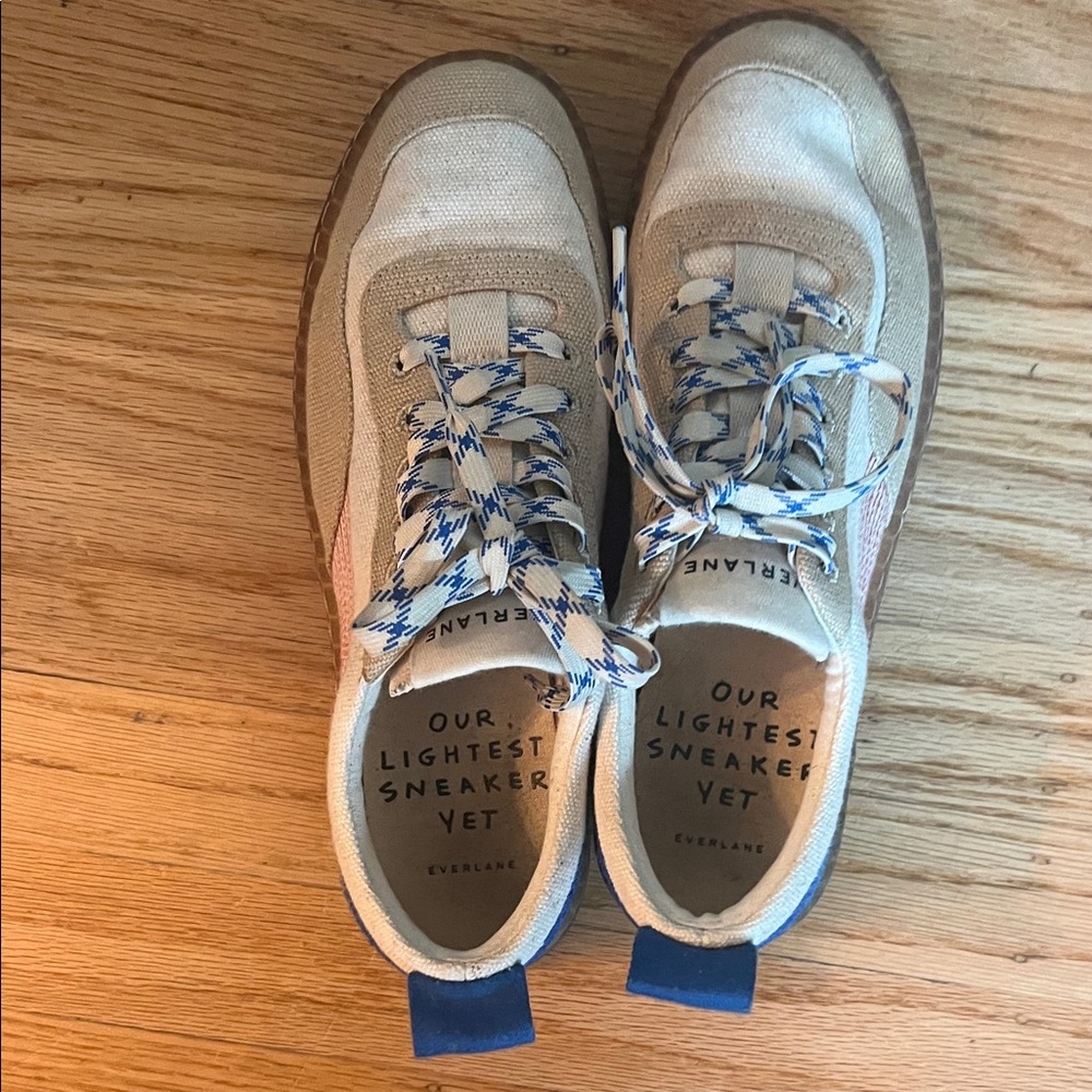 Everlane Beige Sneakers with Blue Details